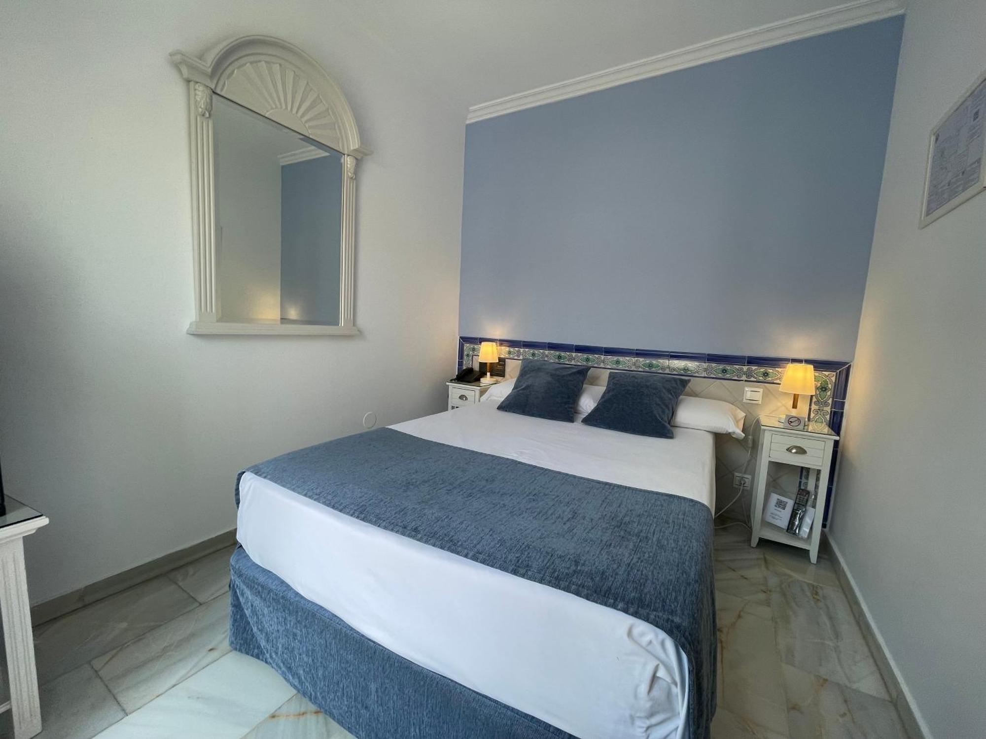 Hotel Plaza Cavana 3*